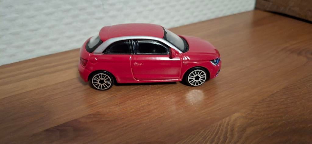 Audi A1 1:43 Bburago, Ophalen of Verzenden, Zo goed als nieuw, Auto, Overige merken