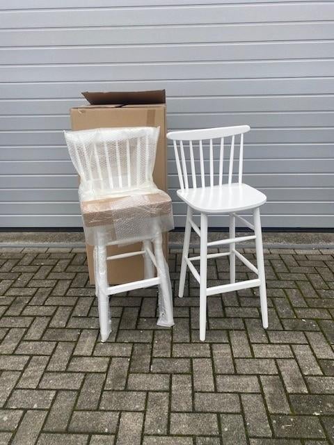 5 stuks nieuwe bistro thonet krukken wit Fameg model wand, Huis en Inrichting, Barkrukken, Ophalen, 5 krukken of meer, Met voetsteun
