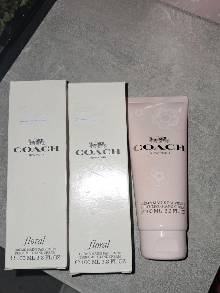 Coach Floral geparfumeerde handcrème 100 ml nieuw, Bodylotion, Crème of Olie, Onbekend, Nieuw, Ophalen of Verzenden