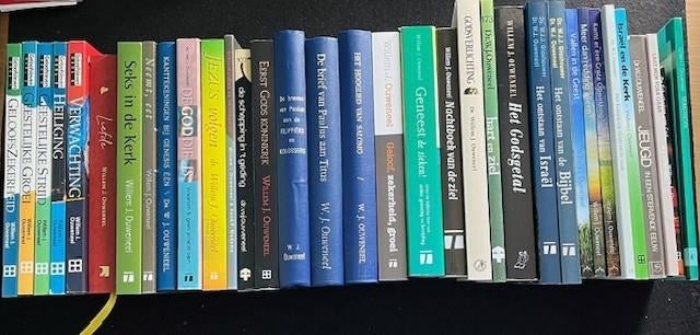 34 boeken van Willem J. Ouweneel in één koop, Ophalen of Verzenden, Gelezen