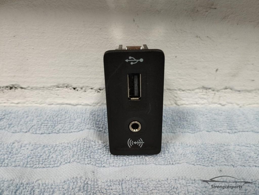 Aux/USB aansluiting Volkswagen Golf 7 5G1 5Q0035725, Gebruikt, -, Volkswagen, -