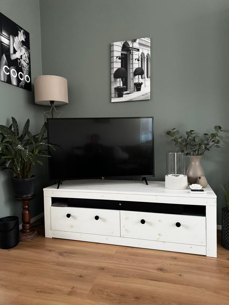 Witte tv kast Jan des Bouvrie, Ophalen, 100 tot 150 cm, Zo goed als nieuw, Minder dan 100 cm