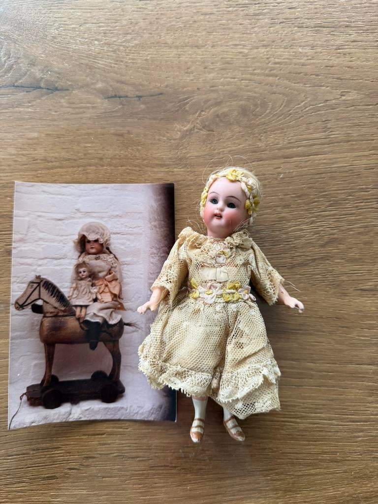 Antieke porseleinen pop –familie erfstuk – verzamelobject, Antiek en Kunst, Antiek | Keramiek en Aardewerk, Ophalen