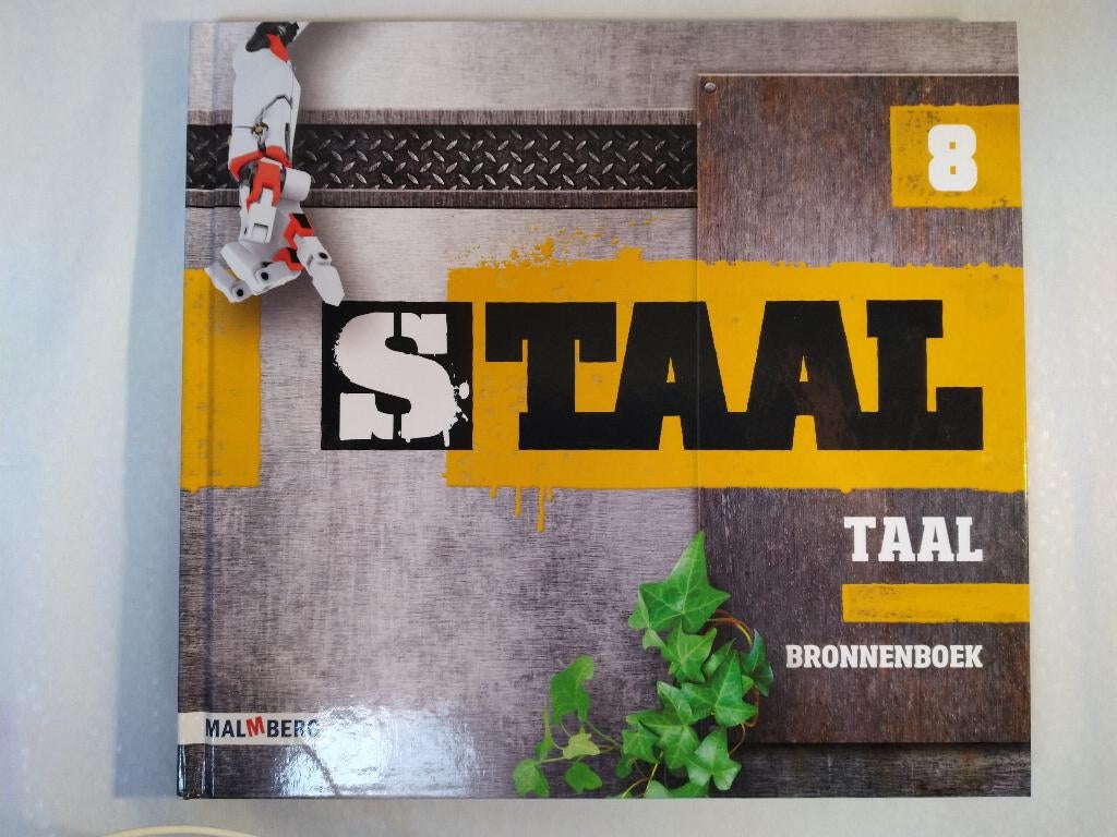 Staal Taal Bronnenboek - Groep 8 - zo goed als nieuw., Boeken, Ophalen of Verzenden, Zo goed als nieuw, Overige niveaus, Nederlands