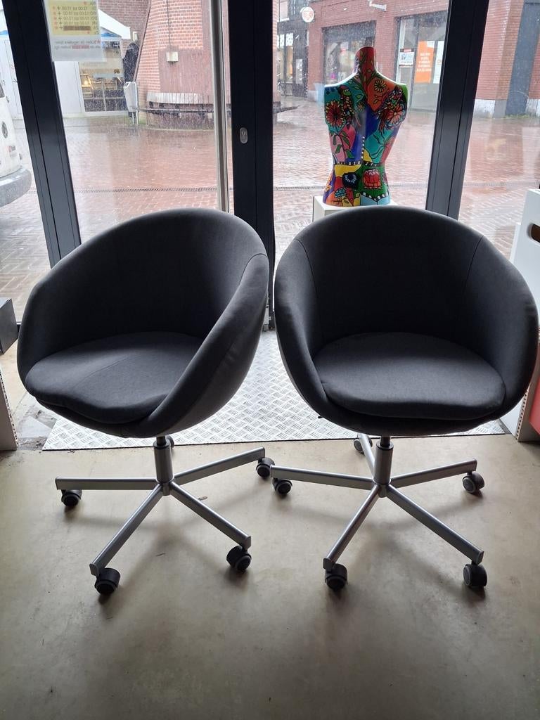 2 mooie grijze bureaustoelen, Huis en Inrichting, Bureaustoelen, Ophalen