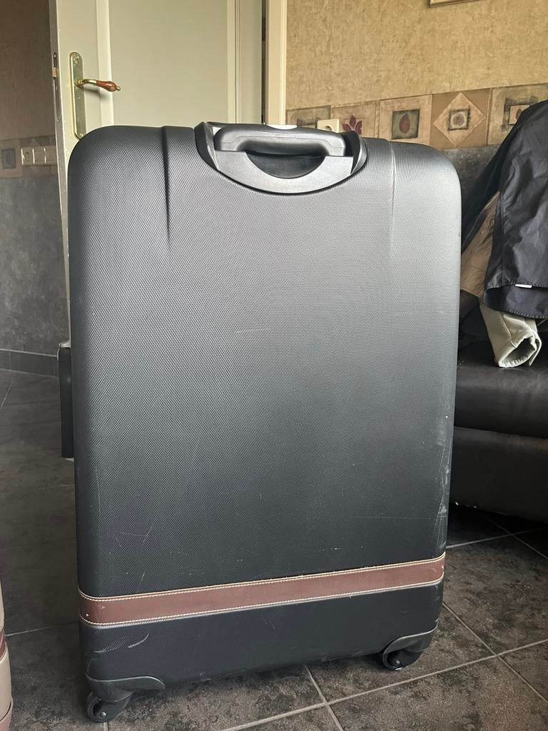 Reiskoffer LIV, Gebruikt, Hard kunststof, 45 tot 55 cm, 70 cm of meer