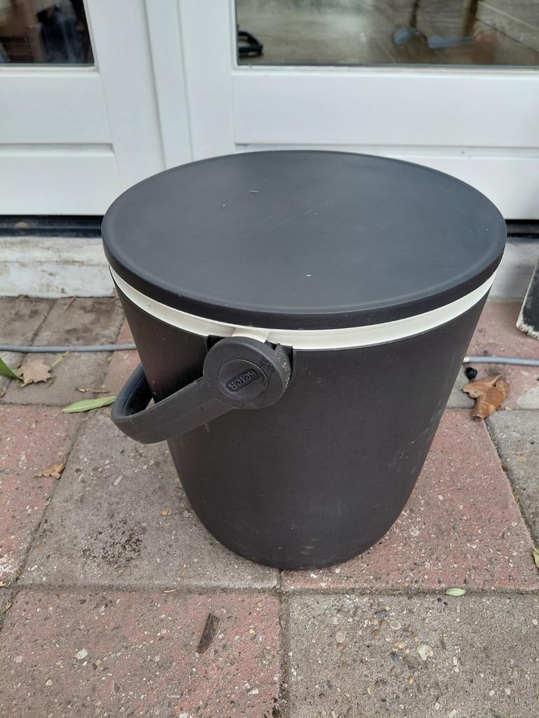 Koelbox met geïntegreerd tafeltje - Ideaal voor buiten!, Ophalen of Verzenden, Gebruikt, Koelbox, Koelelement