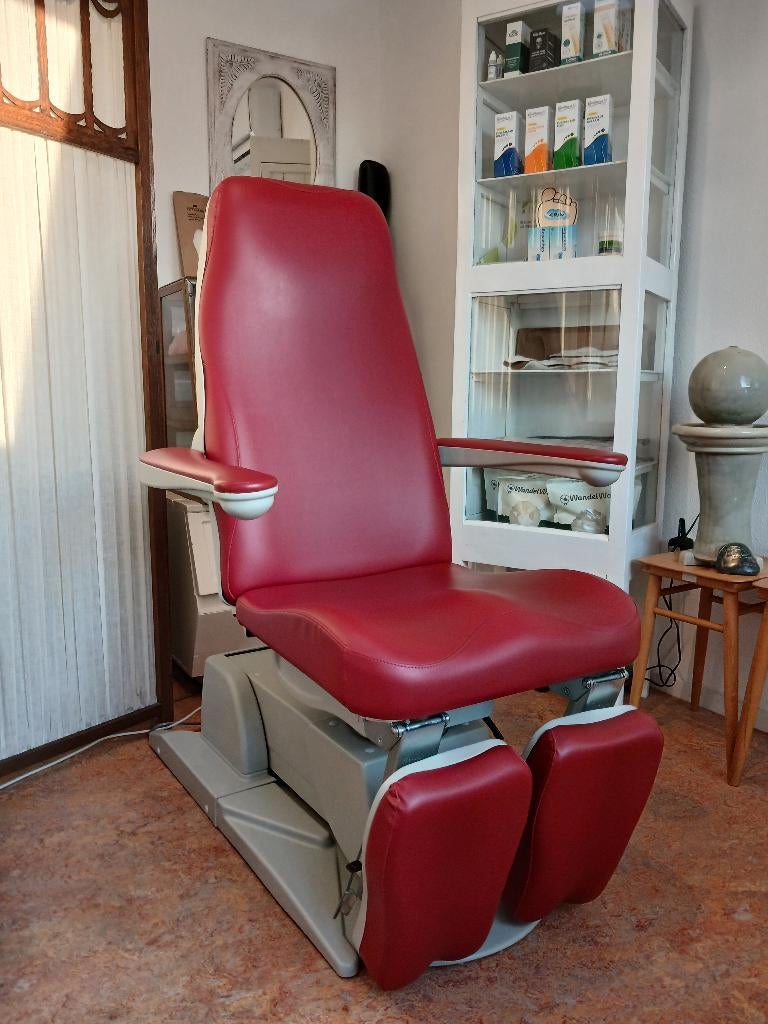 Pedicure behandelstoel en Tabouret, Ophalen, Gebruikt, Hand- en Voetverzorging