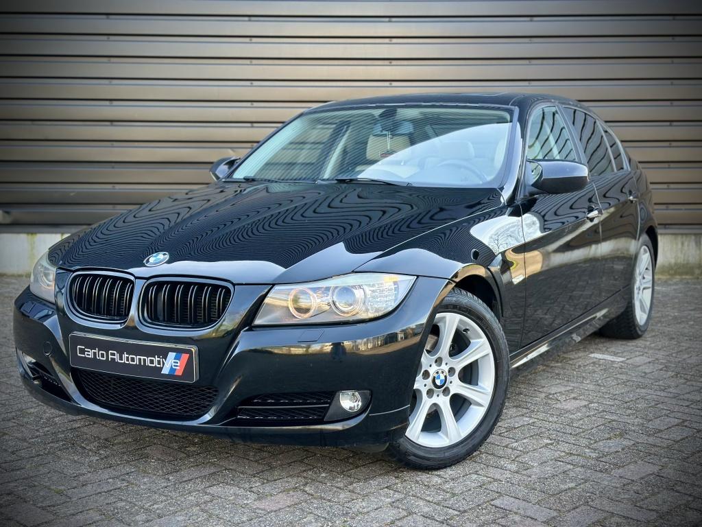 BMW 3 Serie 318i LuxuryLine DAK|NAVI|LEER|XENON|STOELVERW, Euro 5, 136 pk, 4 cilinders, Bluetooth