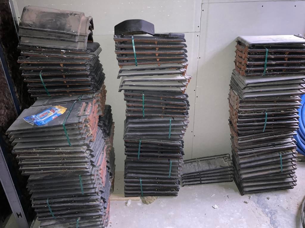 Koramic Actua 10 EB dakpan (ongeveer) 110 stuks, Doe-het-zelf en Verbouw, Dakpannen en Dakbedekking, Steen of Klei, Zwart, Ophalen of Verzenden