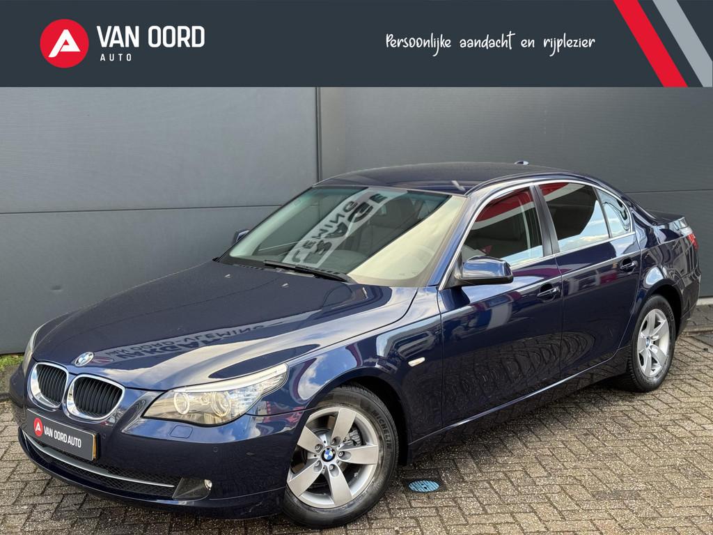 BMW 5-serie 520i, Auto's, Automaat, Zwart, 4 cilinders, Blauw