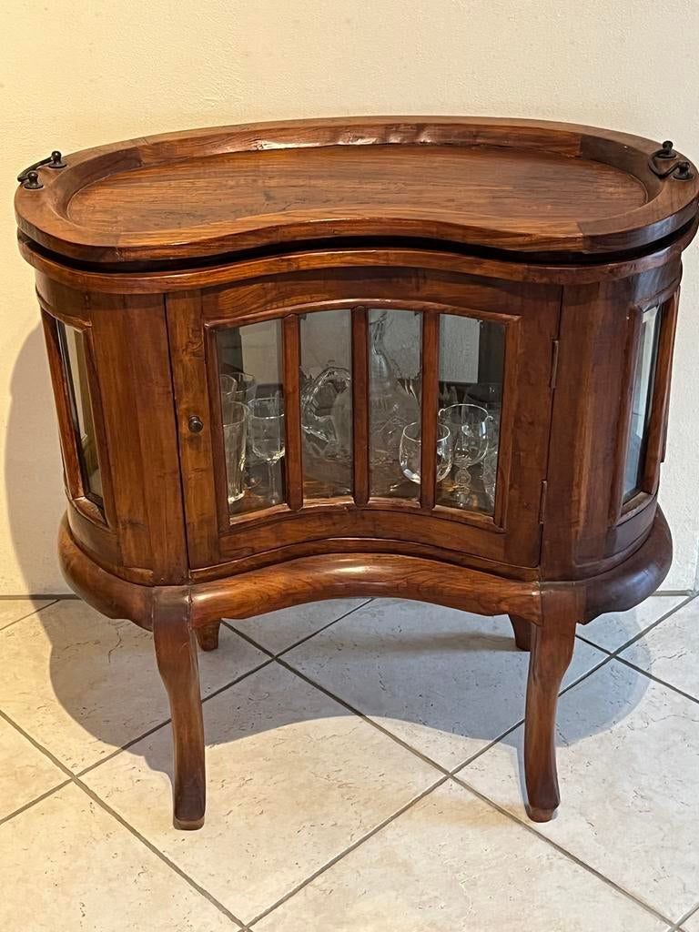 Antiek kastje met afneembaar blad en glas servies, Ophalen of Verzenden