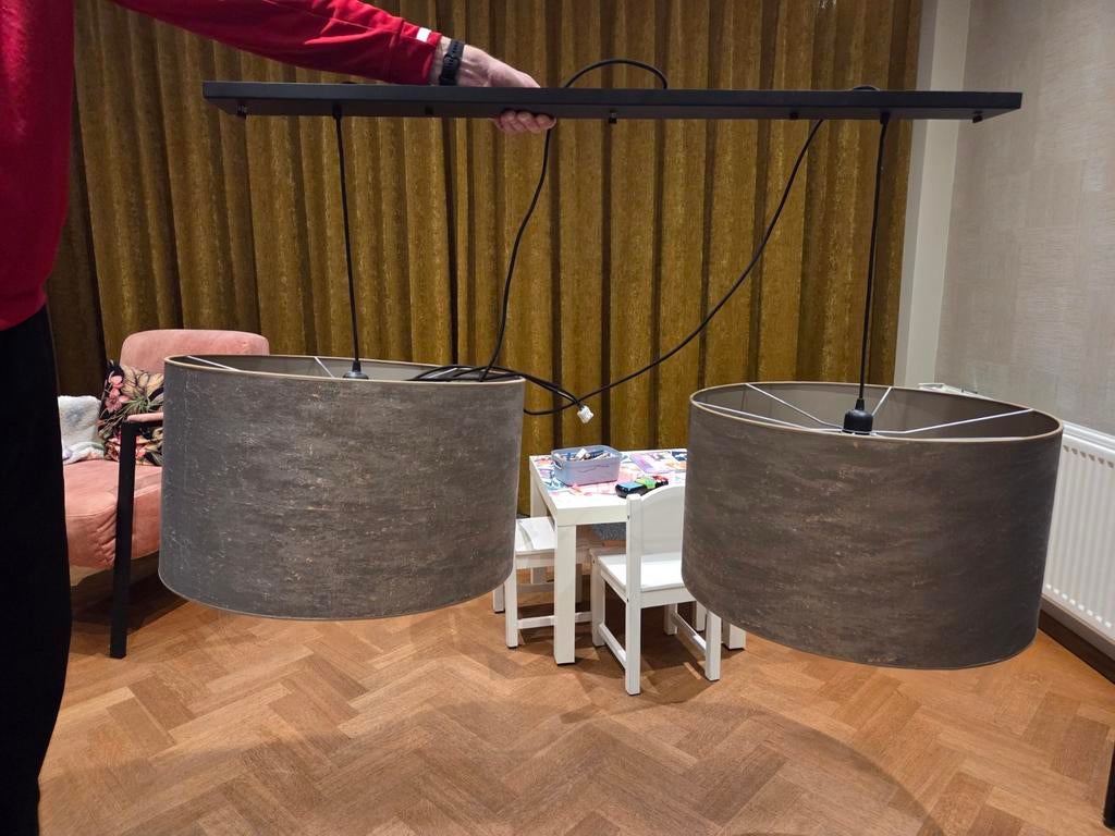 Moderne plafondbalk met 2 lampenkappen, Ophalen, Modern, Industrieel, Zo goed als nieuw, Stof