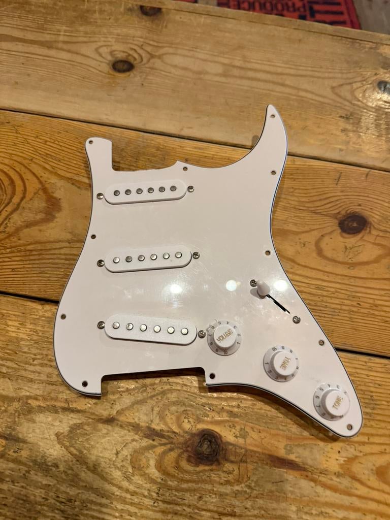 Stratocaster slagplaat compleet – pickups + wiring, .., .., Nieuw, Ophalen of Verzenden