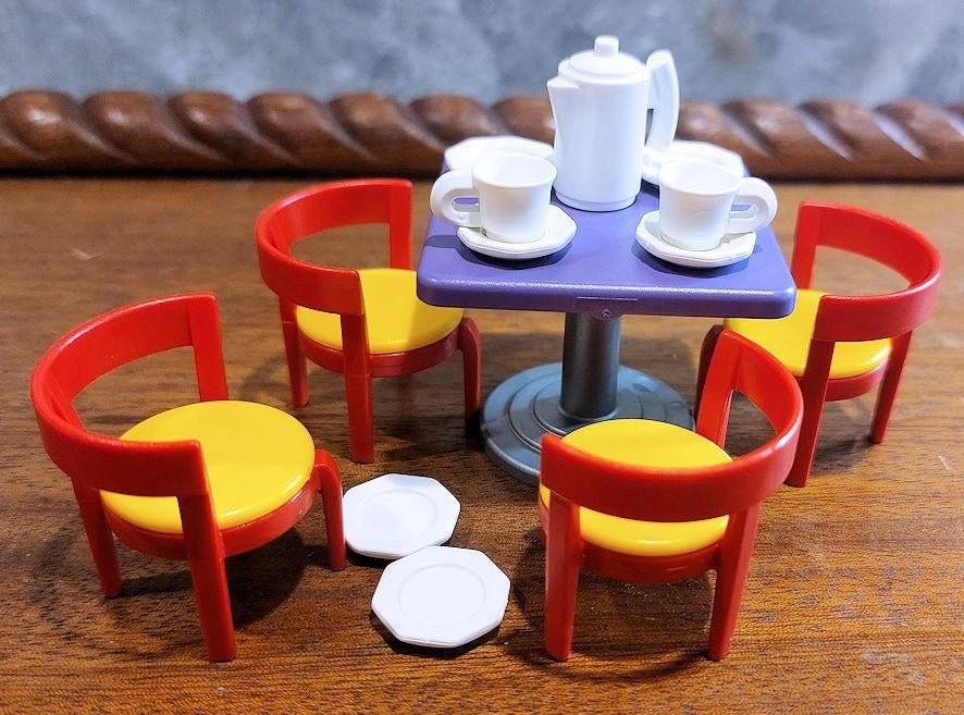 Playmobil Eetset Tafel met Stoelen en Servies, Kinderen en Baby's, Ophalen of Verzenden, Zo goed als nieuw, Complete set