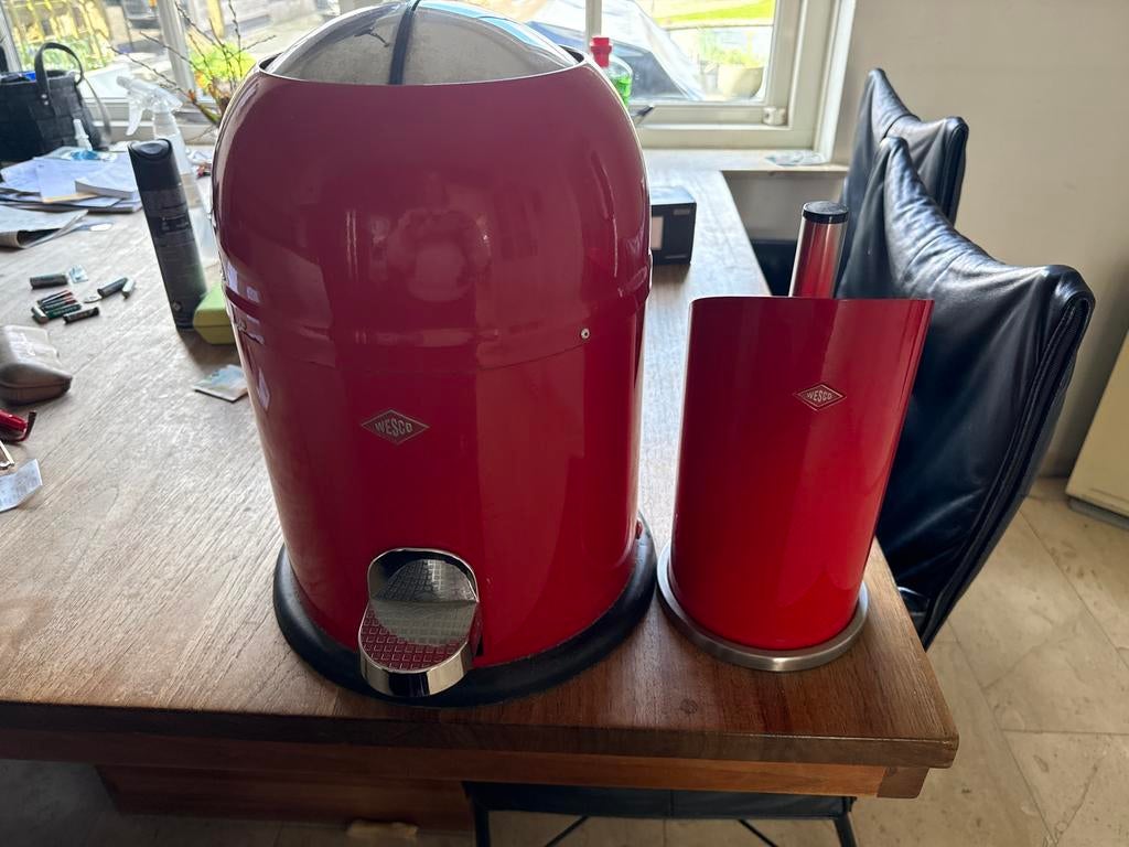 Rode Wesco kickmaster en keukenrol houder, Met pedaal, 50 tot 75 cm, Ophalen of Verzenden, Metaal