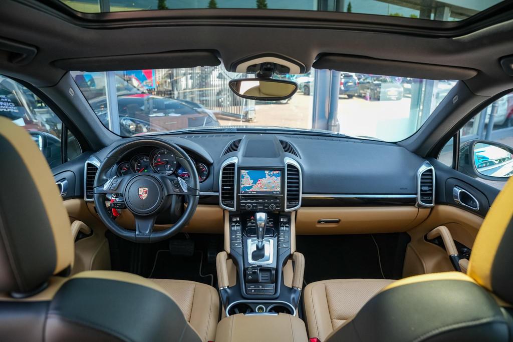 Porsche Cayenne 3.0 D Platinum Edition Panoramadak Leer Crui, Automaat, Gebruikt, 255 €/maand, Bedrijf