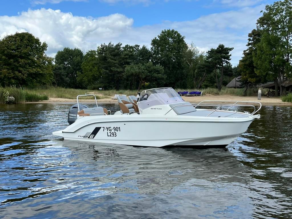 Beneteau Flyer 6 SUNdeck —Yamaha 130 PK — 2023, Watersport en Boten, Ophalen, 6 meter of meer, 120 tot 200 pk, Zo goed als nieuw