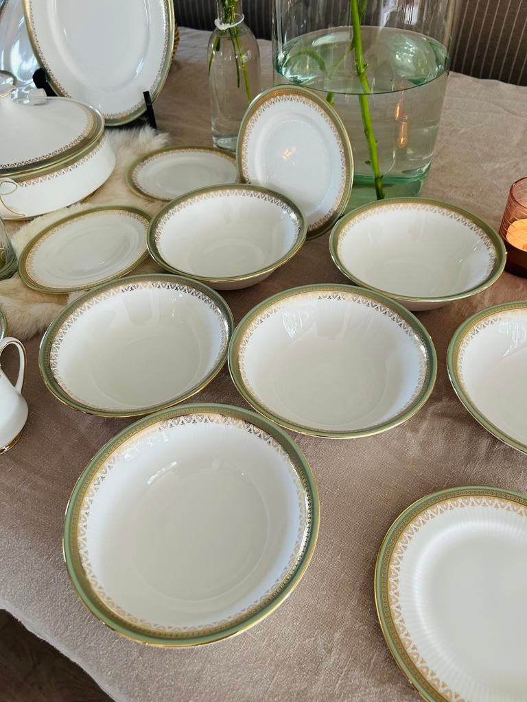 Royal Albert kensington/ paragon porselein servies izgst, Ophalen