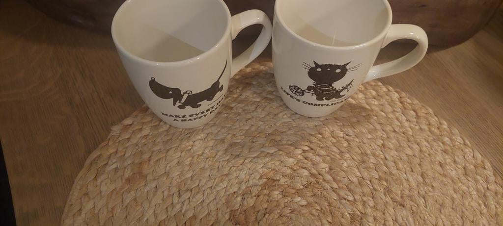 2 MOKKEN / BEKERS FIEP WESTENDORP o.a TAKKIE, Huis en Inrichting, Ophalen of Verzenden, Zo goed als nieuw, Overige stijlen, Kop(pen) en/of Schotel(s)