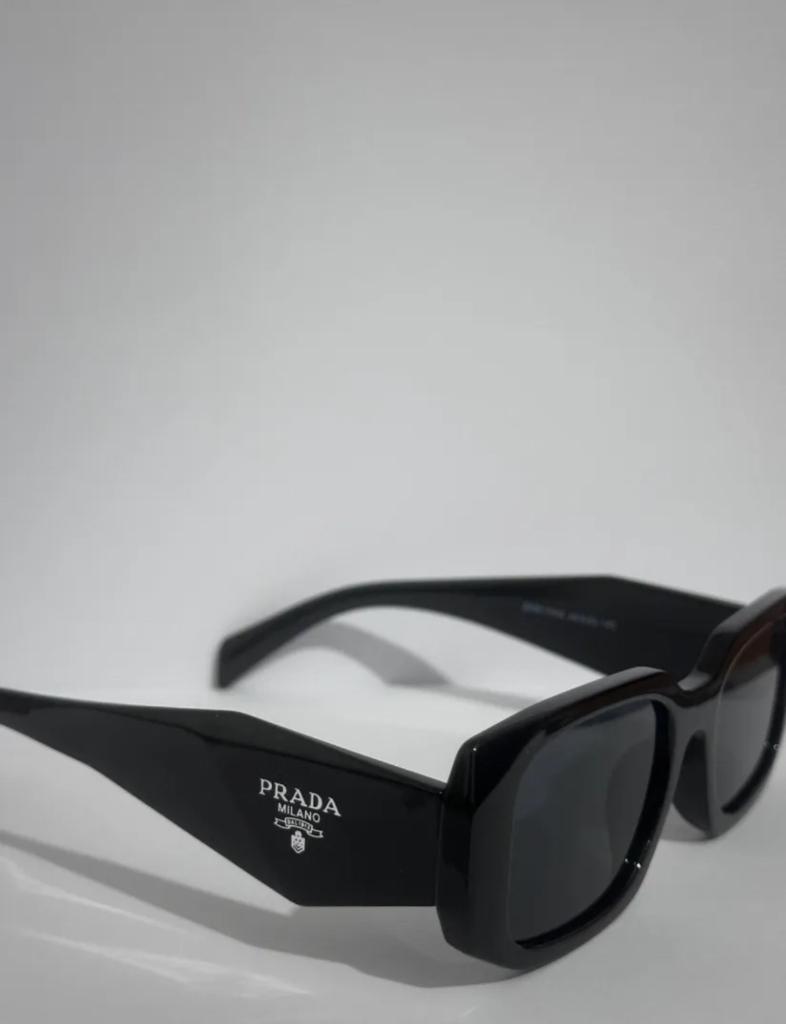 Zonnebril Prada, Verzenden, Zwart, Overige merken