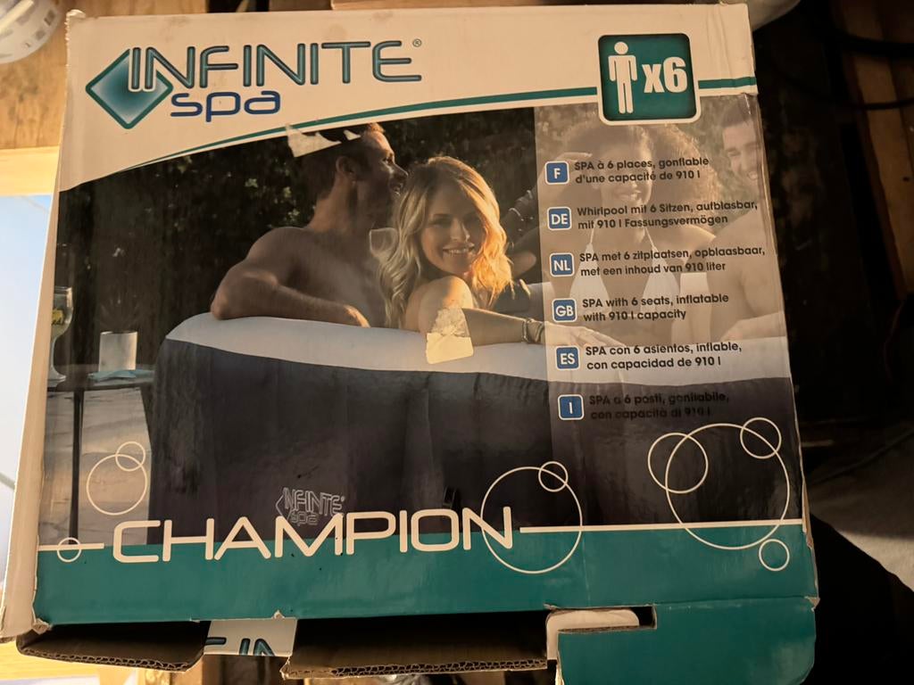 Mooie jacuzzi, Ophalen, Zo goed als nieuw