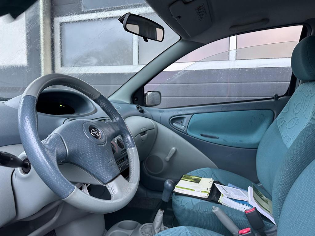 Toyota Yaris 16V VVT-i Luna | 64dkm |BETROUWBAAR | NL AUTO |, Voorwielaandrijving, Stof, Gebruikt, Zwart