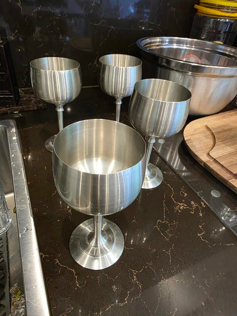 Vintage RVS Bekers op Voet - Set van 4, Ophalen of Verzenden, Gebruikt, Rvs, Overige typen