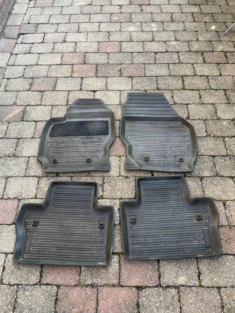 Originele rubber matten Volvo V70, Auto diversen, Automatten, Gebruikt, Ophalen