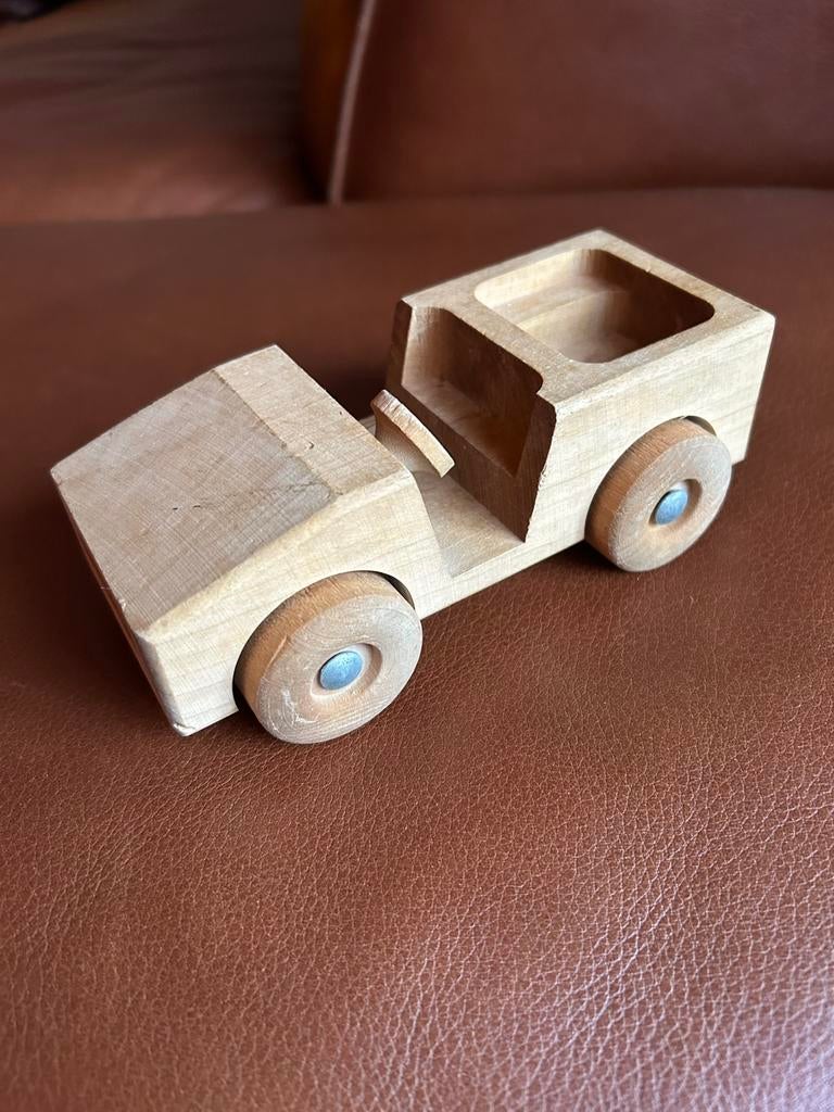 Jukka speelgoed auto hout vintage, Kinderen en Baby's, Speelgoed | Houten speelgoed, Ophalen of Verzenden, Zo goed als nieuw