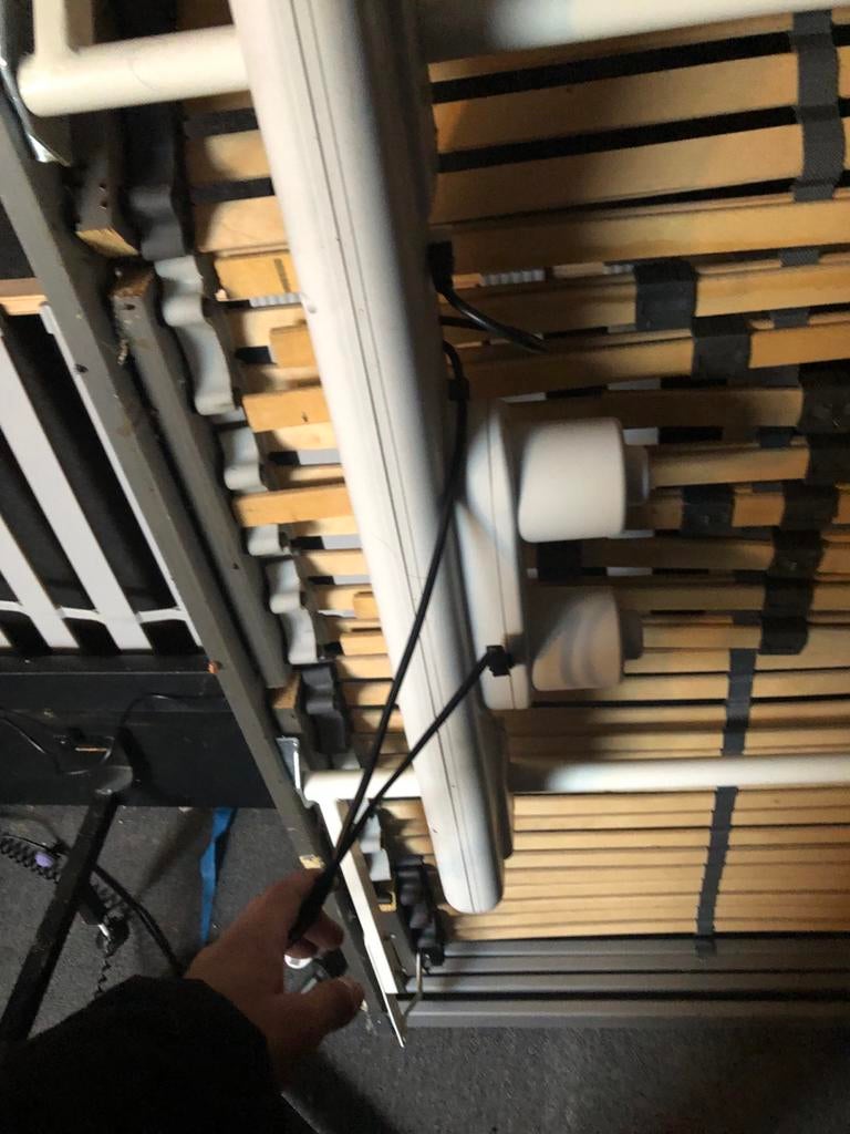 Elektrisch verstelbaar 2-persoons bed twijfelaar, Ophalen, Twijfelaar, 120 cm, Hout