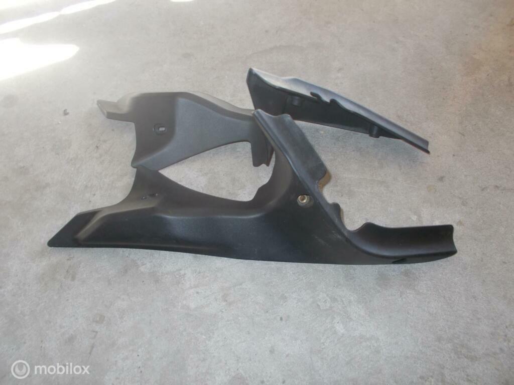 Afdekplaat bovenkuip kappen in kuip zijkuip 848 1098 1198, Motoren, Onderdelen | Ducati, Ophalen of Verzenden, Gebruikt