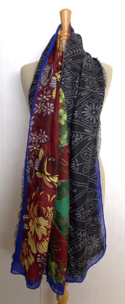 Aparte print sjaal van Desigual, Ophalen of Verzenden, Zo goed als nieuw, Maat 38/40 (M), Sjaal