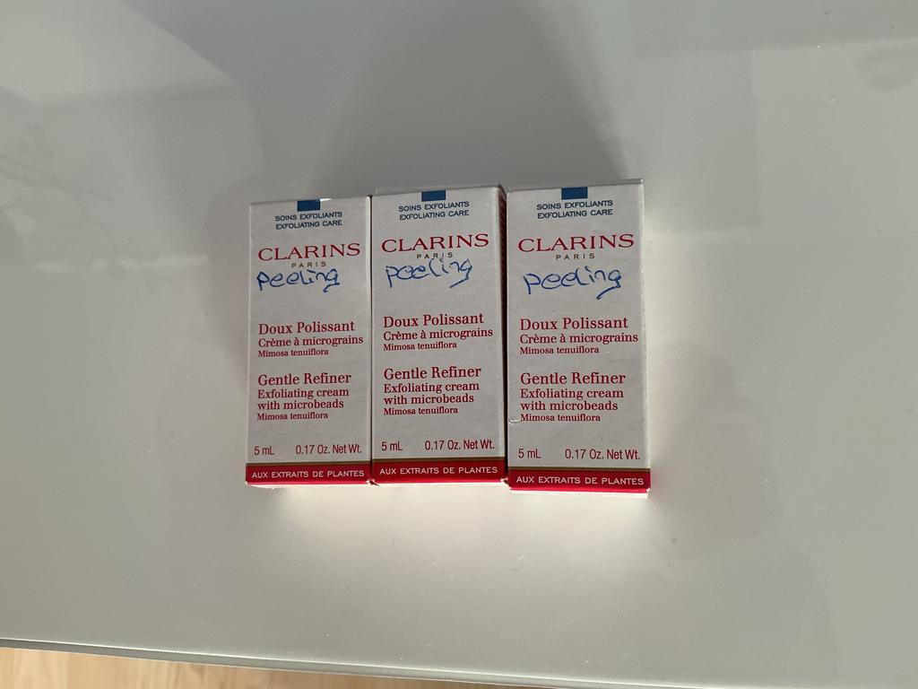 Clarins peeling per doosje 5 ml, Ophalen of Verzenden, Zo goed als nieuw, Gehele gezicht