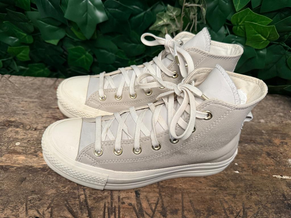 zo goed als Nieuwe leren sneakers Converse all stars maat 39, Converse all stars, Ophalen of Verzenden, Grijs, Sneakers of Gympen