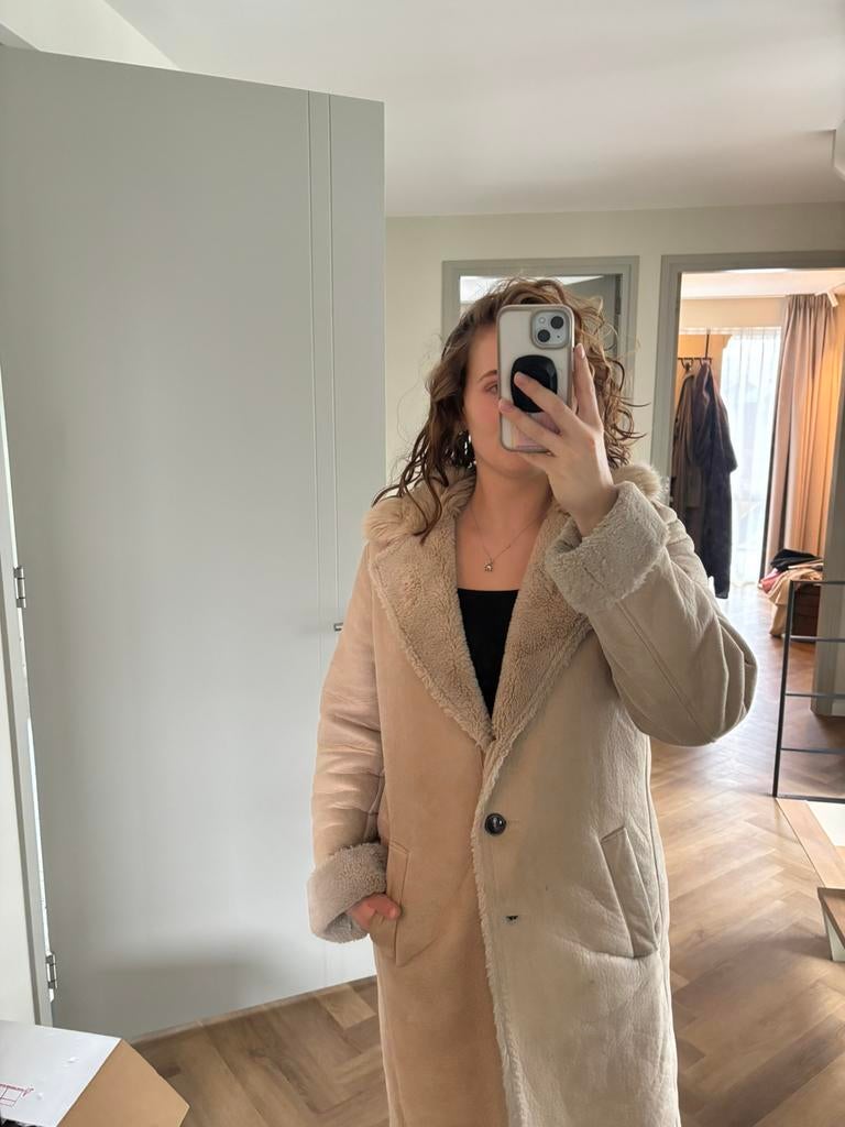 Lange crème “lammy” coat van Giacomo, Ophalen of Verzenden, Gedragen, Maat 38/40 (M), Beige