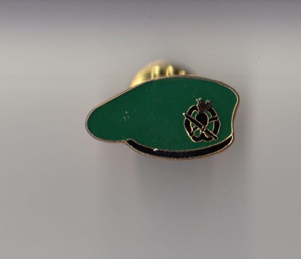 KCT Korps Commando Troepen Baret pin speldje, Verzamelen, Militaria | Algemeen, Landmacht, Embleem of Badge, Nederland, Ophalen of Verzenden