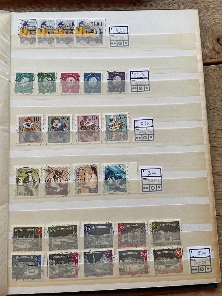 Berlin, album met postwaardestukken en zegels, Deel 2, Ophalen of Verzenden, Buitenland