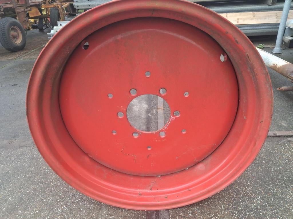 Set velgen 12.4x28 6 gats zf steek en nieuwe 12.4x28 banden, Zakelijke goederen, Agrarisch | Onderdelen | Banden, Velgen en Assen