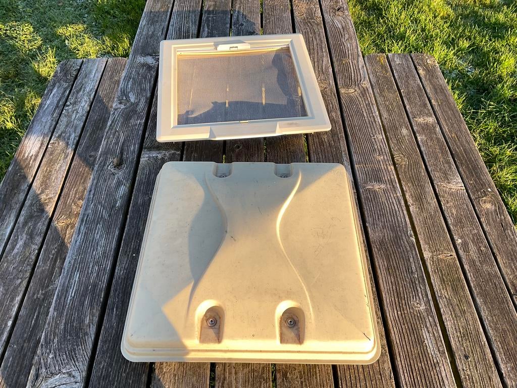 Hartal dakluik 40x 40 cm compleet met verduistering, Ophalen of Verzenden, Gebruikt