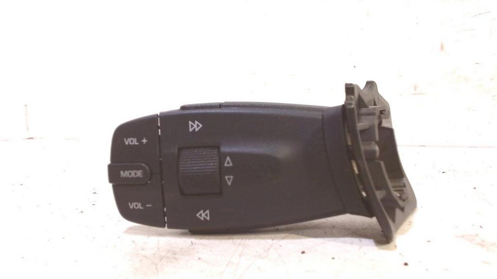 Radio bediening Seat Ibiza, Ophalen of Verzenden, Van der Ven Autorecycling B.V., Onderdelen@venauto.nl, Ettenseweg 76, 4706 PB Roosendaal, The Netherlands