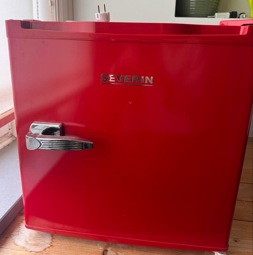 Kleine diepvries - Weinig gebruikt, Witgoed en Apparatuur, Vriezers en Diepvrieskisten, Minder dan 85 cm, Minder dan 60 cm, Zo goed als nieuw