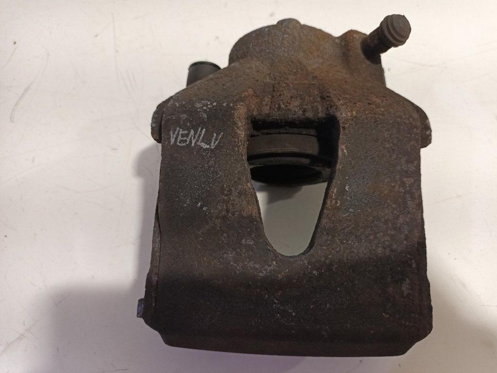 Remklauw links voor Volkswagen Golf, Onderdelen@venauto.nl, Van der Ven Autorecycling B.V., Gebruikt, Ettenseweg 76, 4706 PB Roosendaal, The Netherlands