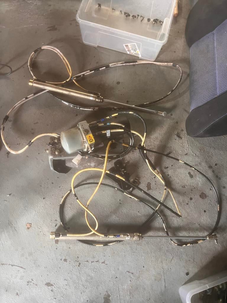 Elektrische cabrio dak pomp Golf 3 / 4 incl. toebehoren, Ophalen, Gebruikt