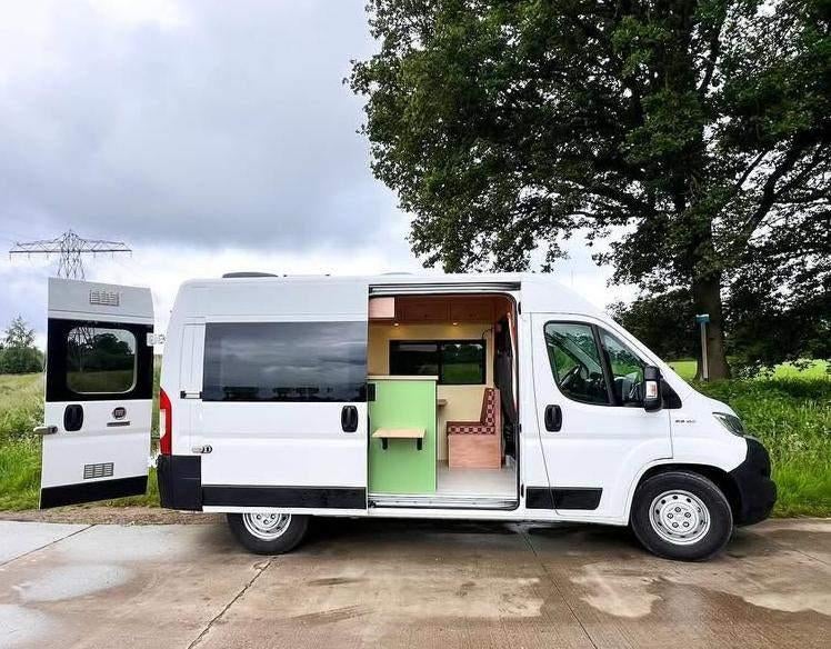 Complete camper te koop (automaat, 2019), Caravans en Kamperen, Campers, Automaat, Buscamper of Camperbus, Koelkast, Fiat