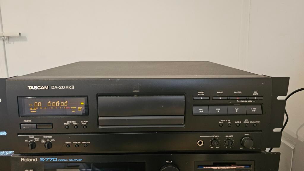 TASCAM DA-20mkII Dat Recorder, Ophalen, Audio