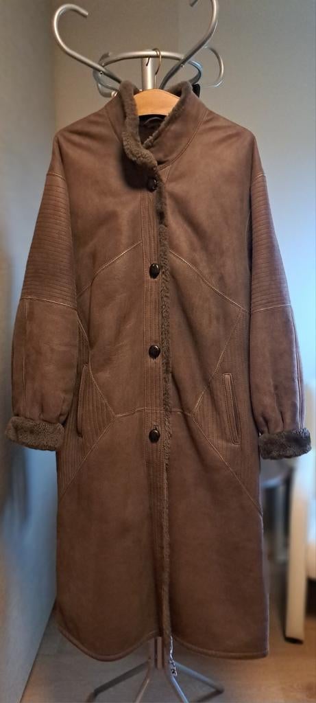 Lammy coat, dikke goede kwaliteit leer, warme bontvoering, Ophalen, Zo goed als nieuw, Maat 42/44 (L)