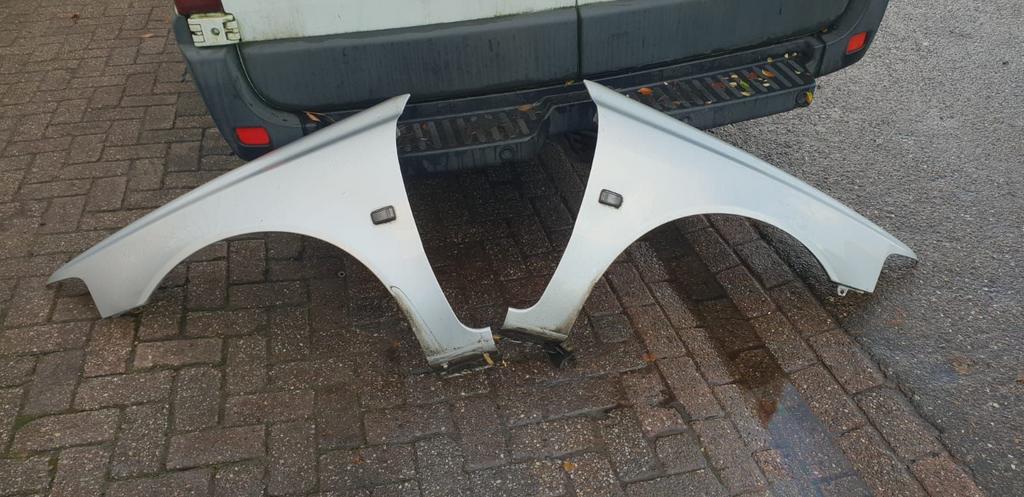 VOLVO S40   V40   VOORSCHERMEN BJ 97 TOT 2002, Ophalen of Verzenden, Gebruikt, Spatbord