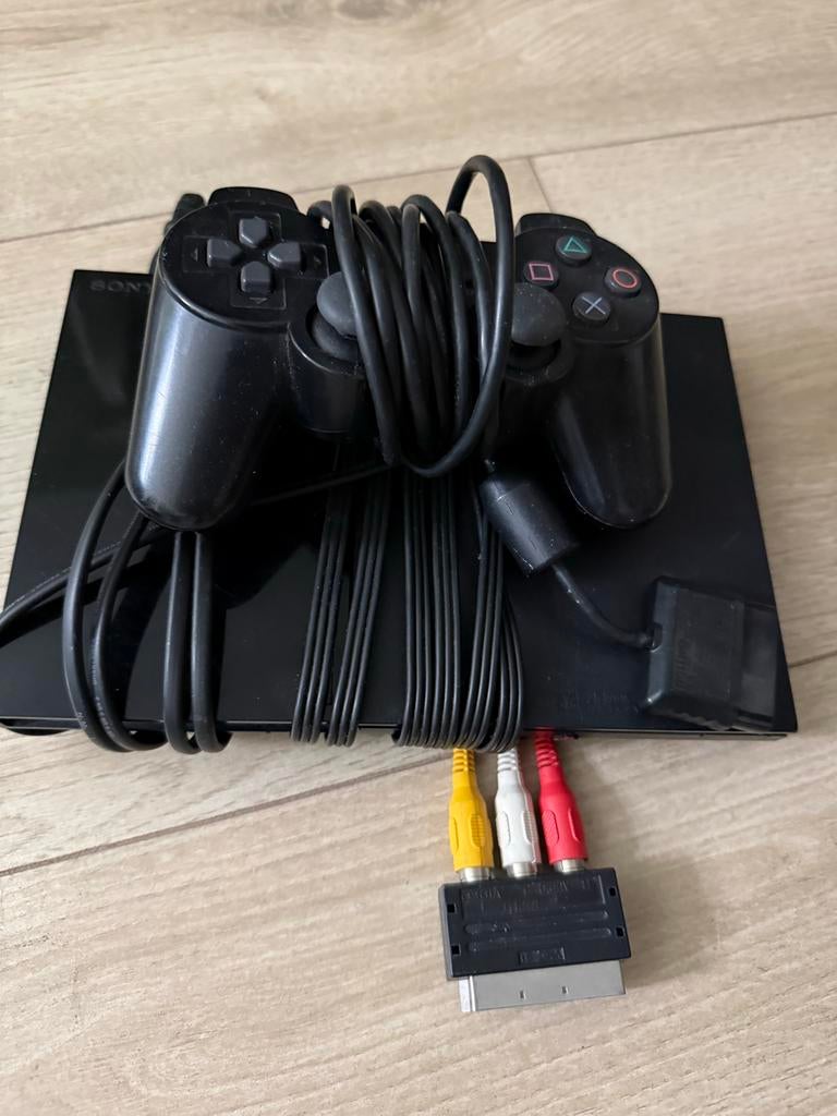 Sony PlayStation 2 Slim (PS2) met controllers en kabels, Gebruikt, Overige genres, 2 spelers, Eén computer
