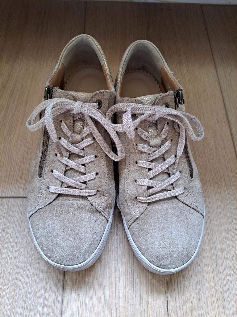 Beigekleurige Hartjes sneakers maat 6,5, breedte H, Beige, Ophalen of Verzenden, Sneakers of Gympen, Hartjes